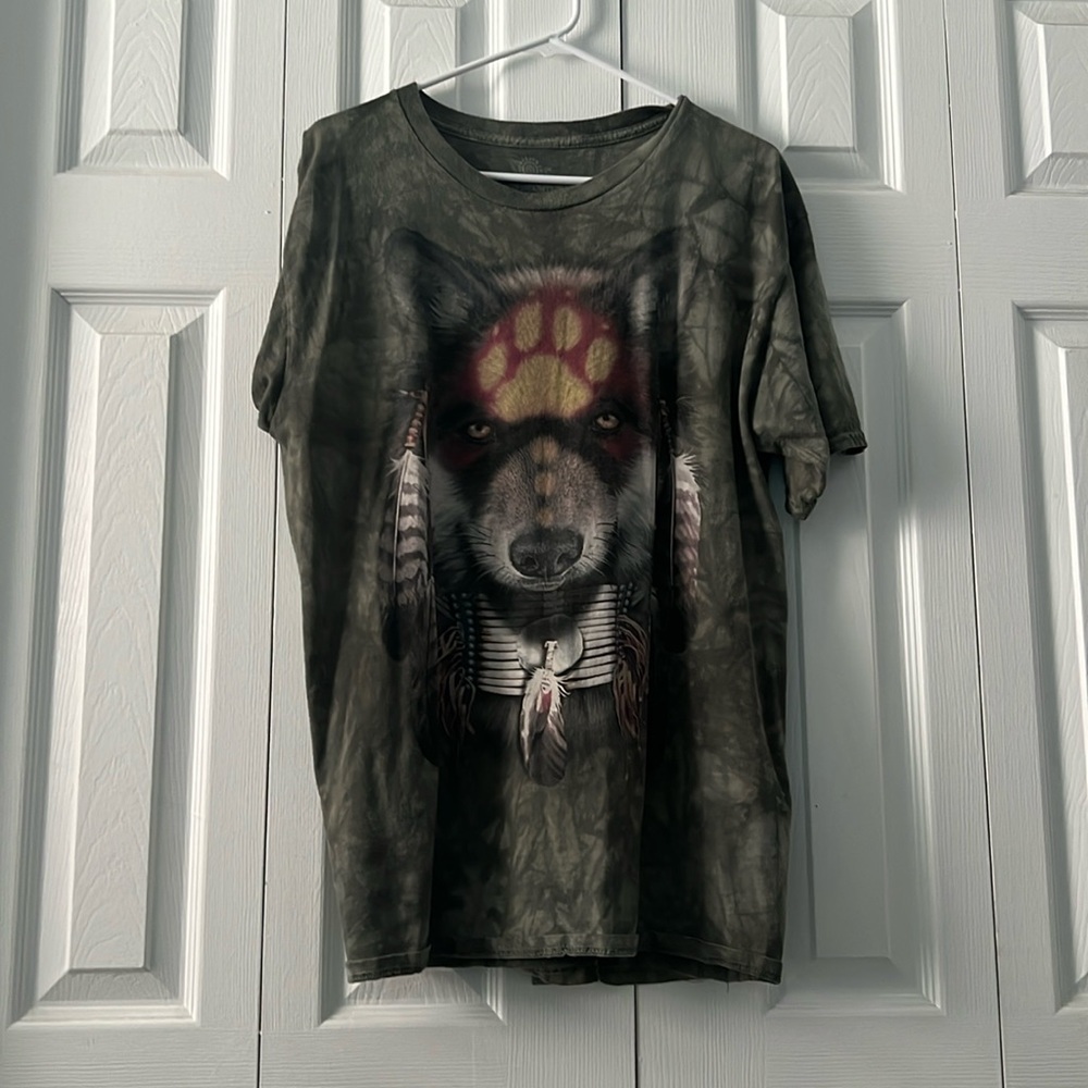 Wolf Tee